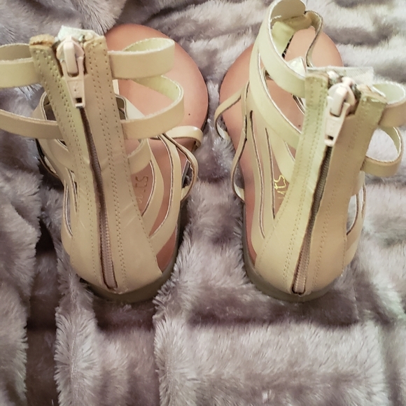 Gladiator Sandals with Zipper back - Picture 3 of 4